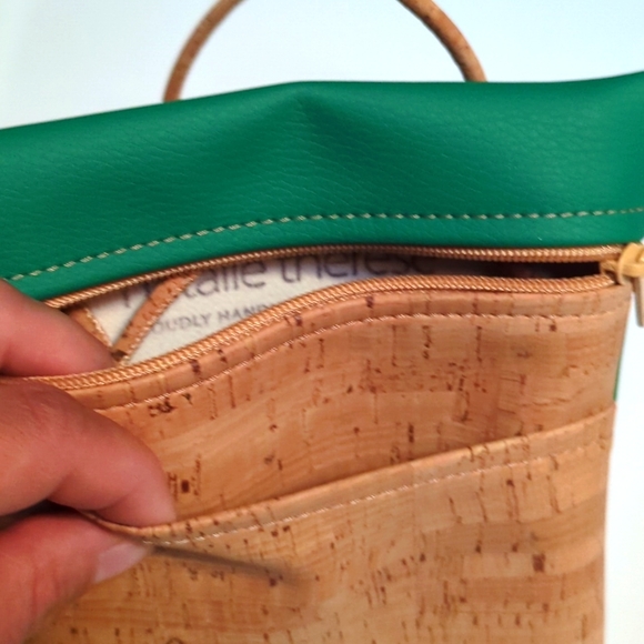 BE LIVELY MINI CROSS BODY BAG - Picture 8 of 9